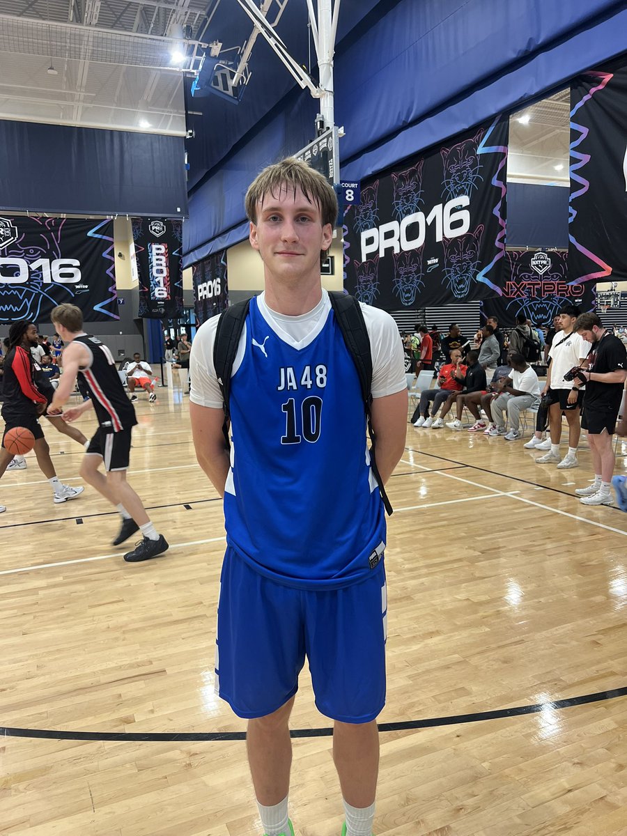 14 Points, 4/6 from 3, and a poster dunk! 😤

BIG TIME PLAYER! <a href="/JUCOadvocate/">JUCOadvocate - Brandon Goble</a> <a href="/Benthornbrue/">Ben</a>