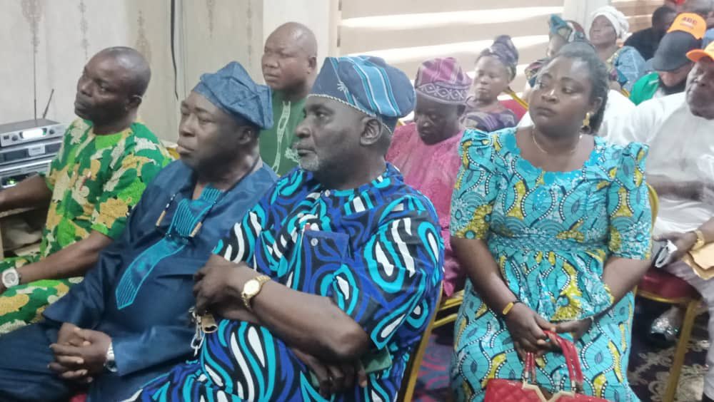raufaregbesola's tweet image. We thank the great people of Ondo State and the leaders of the opposition coalition in the state for receiving me warmly as I begin the South West mobilisation strategy meetings, starting with a visit to stakeholders and grassroots mobilisers in Ondo State.
The ADC represents a…