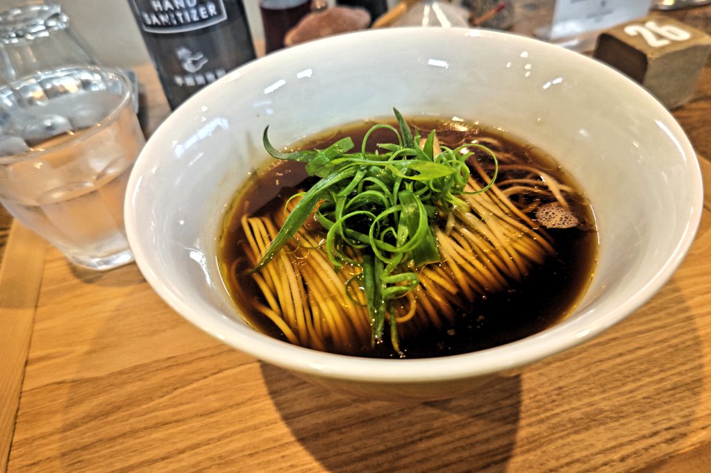 YOKOKURA STOREHOUSE🍜栃木小山

昆布水のつけ麺醤油大味玉
かけそば醤油

火曜定期訪問
ハイマ食べても開店前に到着並んでる方食券購入してから接続
今回はしっかりと目を見開き券売機ガン見して醤油を購入
美味しい1杯いや2杯ご馳走様でした