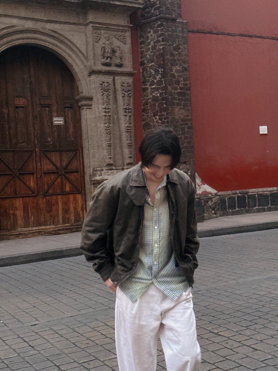 First.kp tweet media