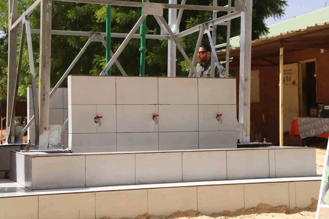 #Niger : Un forage moderne d’adduction d’eau a été réceptionné ce 10 juillet au Village artisanal de Wadata, offert par la Mission bilatérale italienne de soutien au Niger. Un geste qui améliore l’accès à l’eau potable pour les artisans et renforce la coopération Niger-Italie.