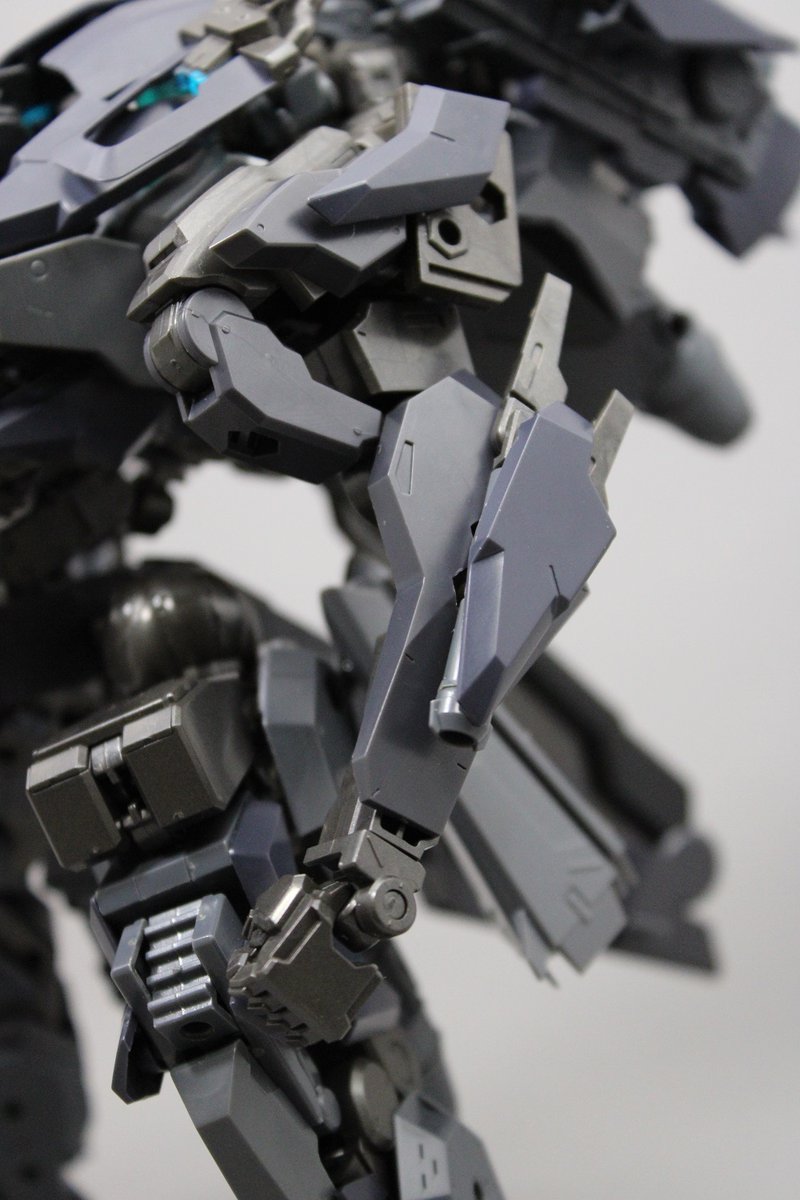 fortresshum's tweet image. 兵装選定中。

ミサイルユニットと光刃発振器。
他にもいくつか候補を組んでいます。
光刃発振器は確定、ミサイルは未定。
手持ち武器が特に難航しています。
ヴェローチェそのままでも悪くないんですが、それじゃ勿体ないという気もするので。
