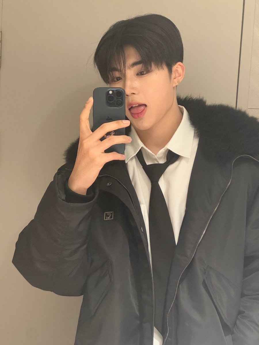 이거너무퇴근한남자친구님같다…