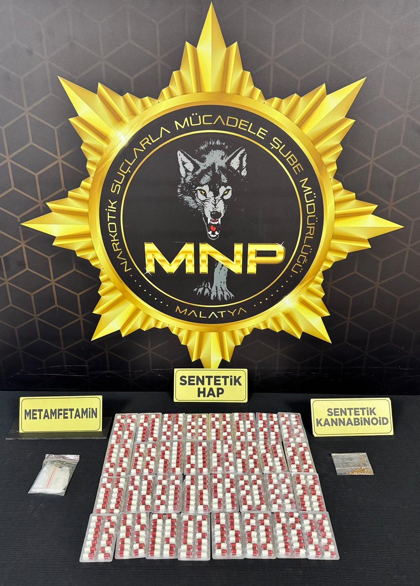 Emniyet Birimlerimizce Yapılan Çalışmalarda;

✔️ Mobilya parçaları arasına gizlenmiş 2.036 gram Metamfetamin Maddesi,
✔️ 478 adet Sentetik Ecza Hap,
✔️ 5,95 gram Sentetik Kannabinoid ele geçirilmistir. 
✔️ 1 şahıs adli kontrol şartıyla serbest bırakılmış, 10 zanlı tutuklanmıştır.