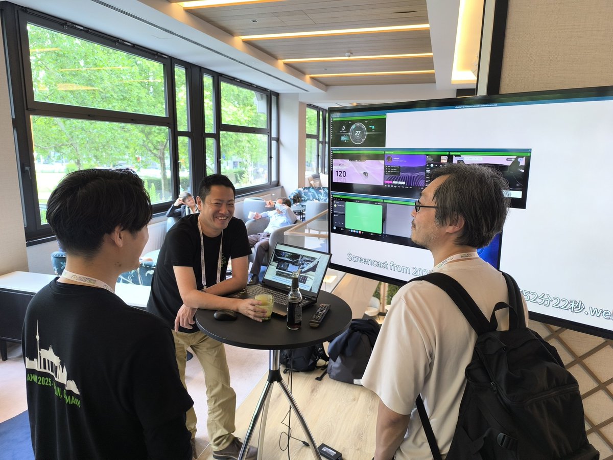 autolinuxjp's tweet image. AGL AMMのデモブースの様子です。