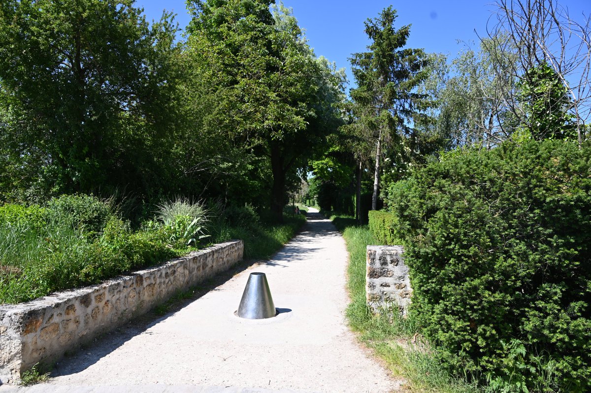 [MARCHER DANS LA VILLE] Saviez-vous que 12 km de #sentes et #allées piétonnes ouvertes à tous sillonnent #saintmichelsurorge ? Pour valoriser ce réseau, la Ville a établi une cartographie avec des propositions de #balades : saintmichelsurorge.fr/amenager-prese…