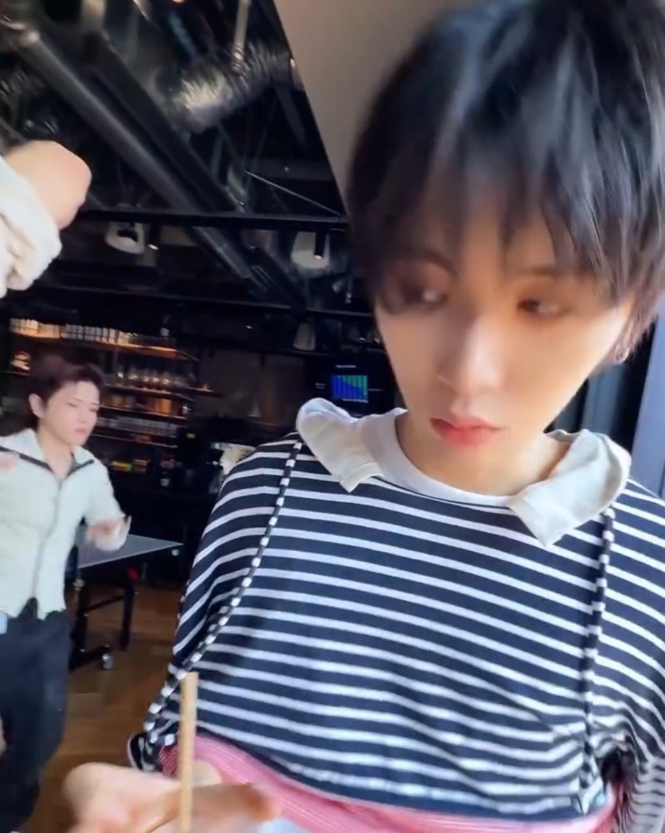 저랑 트친해주세요………………..