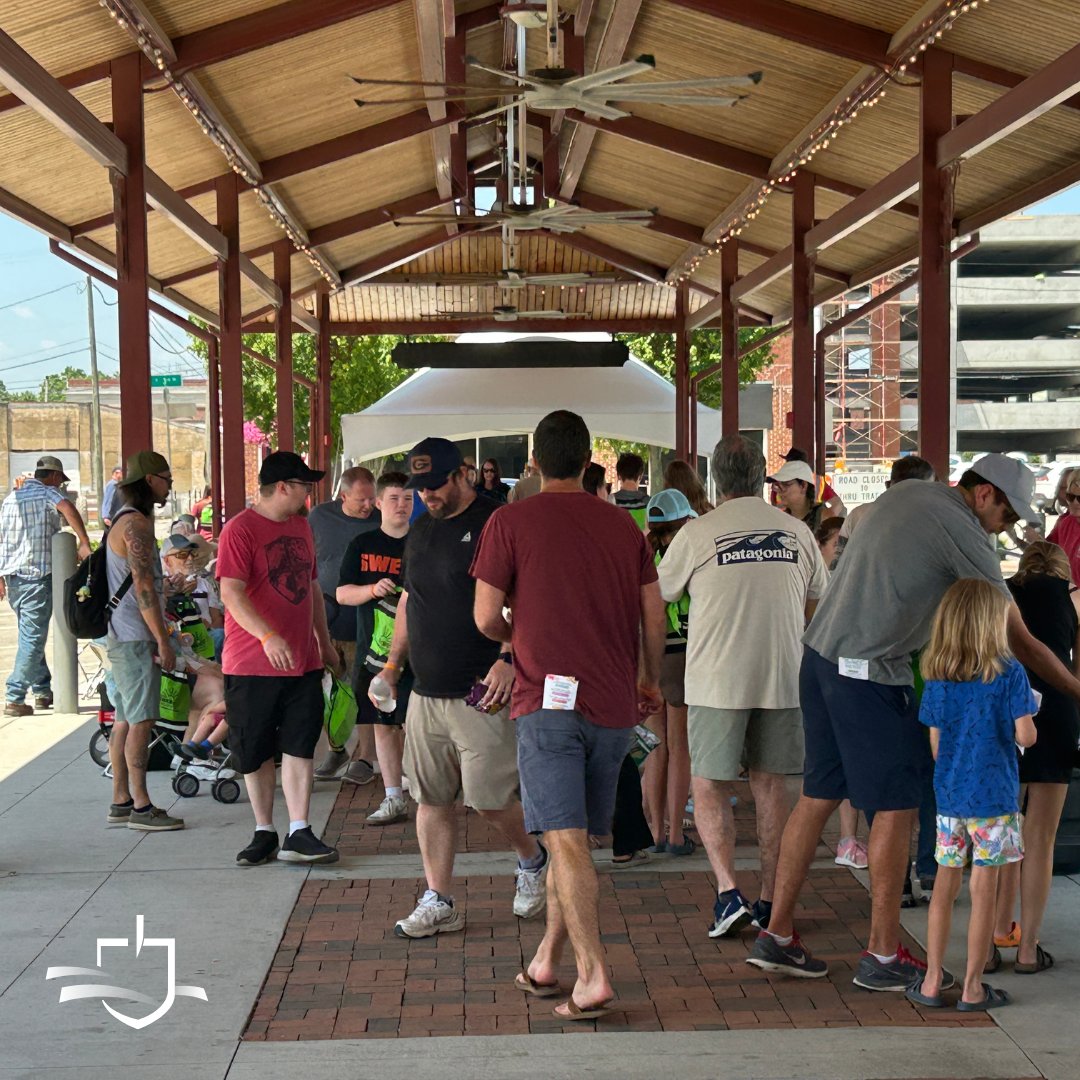 OHIO811's tweet image. Last month, we had the pleasure of
participating in The Energy Cooperative’s Safety Day in
Newark! Despite the weekend heatwave, the event
was filled with fun activities, delicious food, and
meaningful community connections. We even had
special appearances from Suzy Shovel, LED…