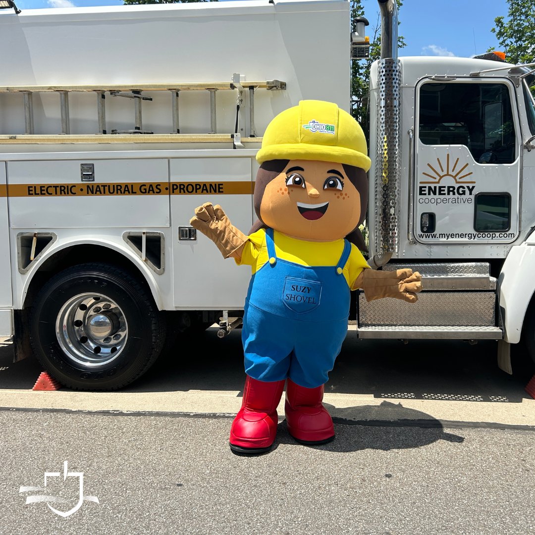 OHIO811's tweet image. Last month, we had the pleasure of
participating in The Energy Cooperative’s Safety Day in
Newark! Despite the weekend heatwave, the event
was filled with fun activities, delicious food, and
meaningful community connections. We even had
special appearances from Suzy Shovel, LED…