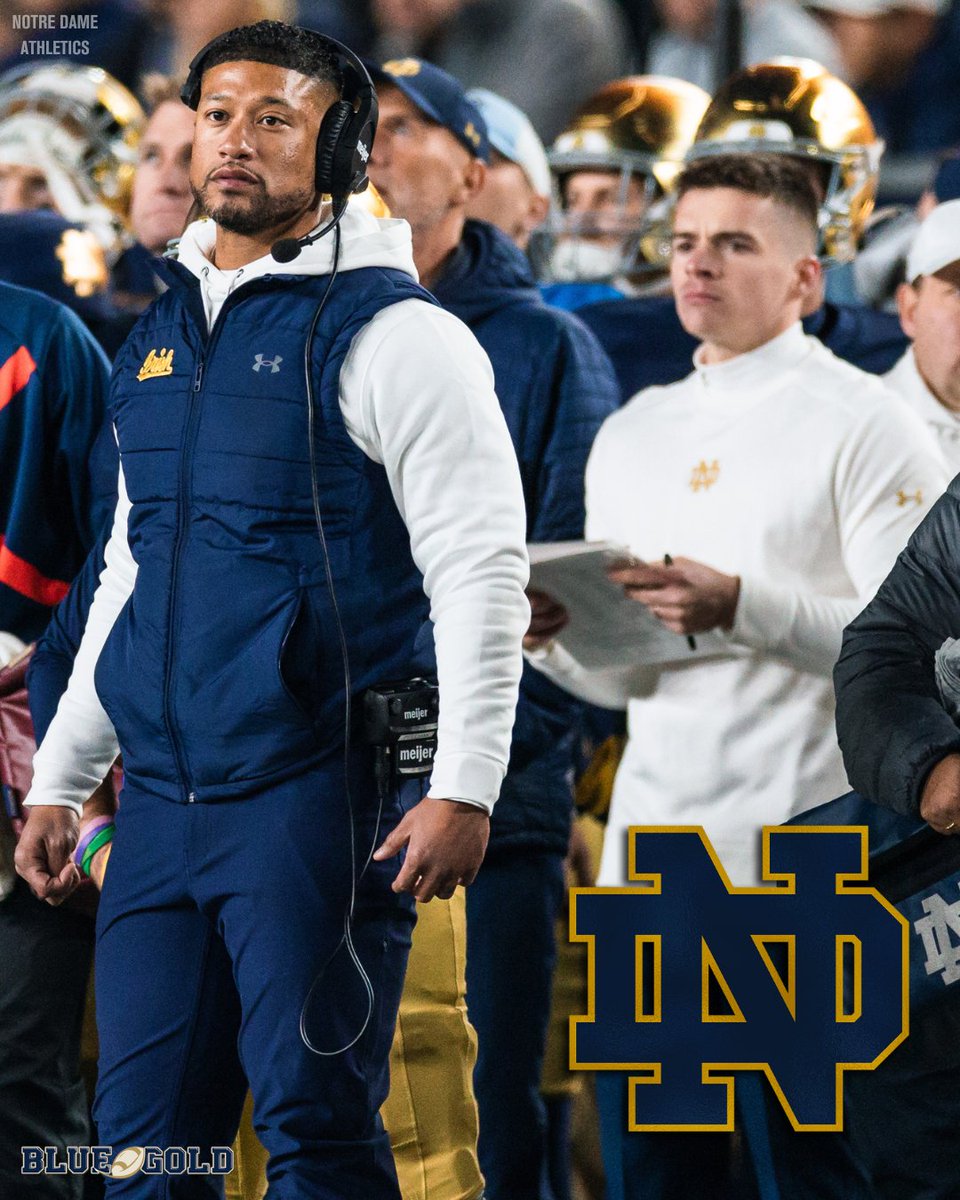 jacksoble56's tweet image. NEW FEATURE STORY: Notice the guy in his mid-20s standing next to Marcus Freeman on game day? That's director of football strategy Anthony Treash, Freeman's "right-hand man."
Learn how Treash has put Notre Dame on the cutting edge of football analytics: on3.com/teams/notre-da…