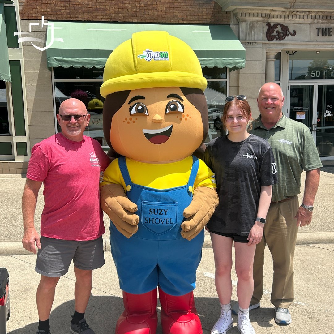 OHIO811's tweet image. Last month, we had the pleasure of
participating in The Energy Cooperative’s Safety Day in
Newark! Despite the weekend heatwave, the event
was filled with fun activities, delicious food, and
meaningful community connections. We even had
special appearances from Suzy Shovel, LED…