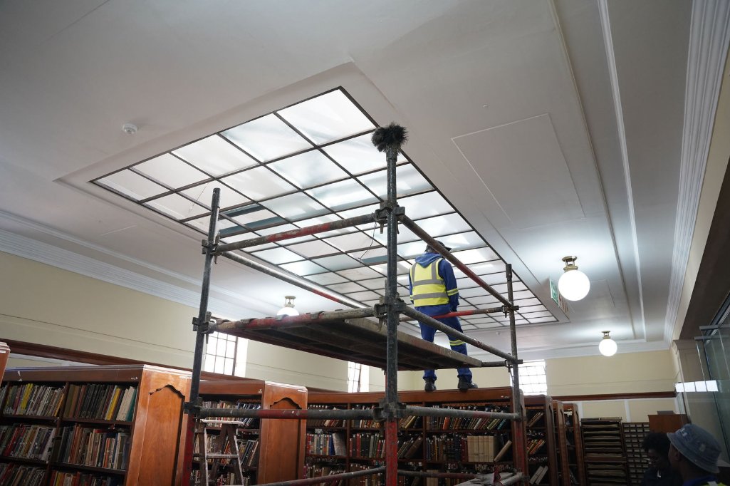 JDA_joburg's tweet image. 🎨🏛️ Look Up — Progress is Happening Overhead!
As part of the ongoing Phase 2 restoration at the Johannesburg City Library, ceiling paint work is now underway! These careful touch-ups are not just about a fresh coat — they’re about reviving the beauty and dignity of this…