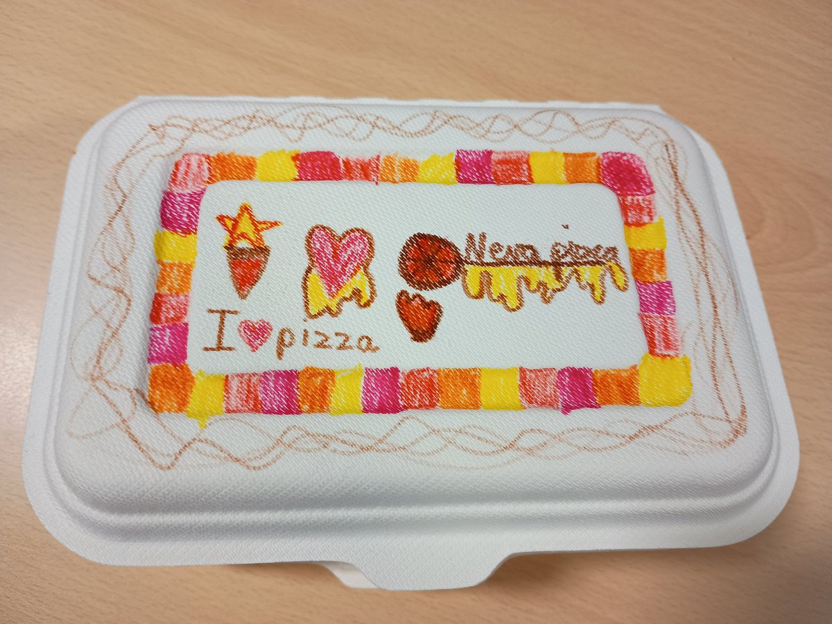 This afternoon, whilst our pizzas were in the oven, we designed a pizza box. We are very impressed with the final result <a href="/PrimaryGreat/">Great Coates Primary</a> #gcpdt