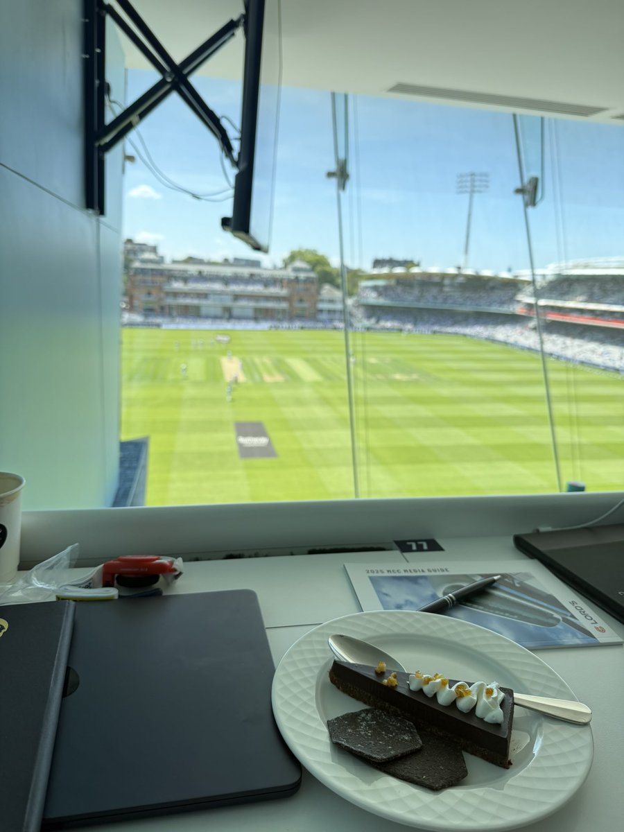 Who needs ‘Cake by the ocean’ when you got cake at Lord’s.

#ENGvIND