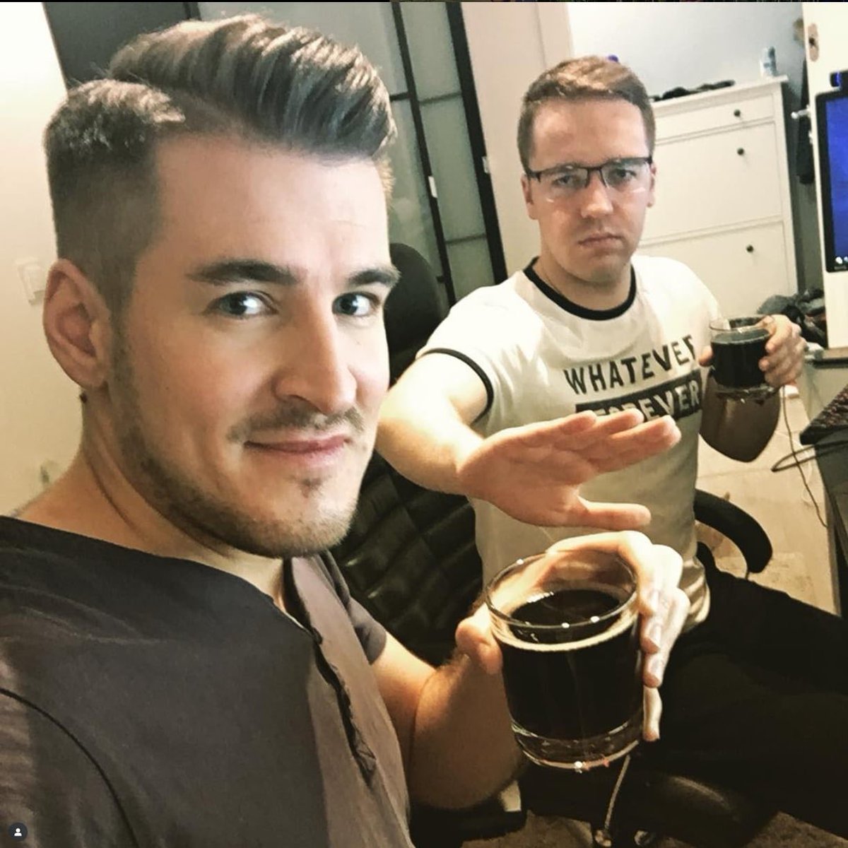 Jutro jadę do Leha do Bydgoszczy na 2 dni streamerskiego bootcampa! Ostatni taki stream był 9 lutego 2018 więc najwyższa pora wrócić do tradycji! Będzie granie, będzie imprezowy IRL i będzie się działo! 
Zaczynamy jutro (piątek) 16:00! 
W sobotę pewnie koło 17/18!
Mam tu jakiś
