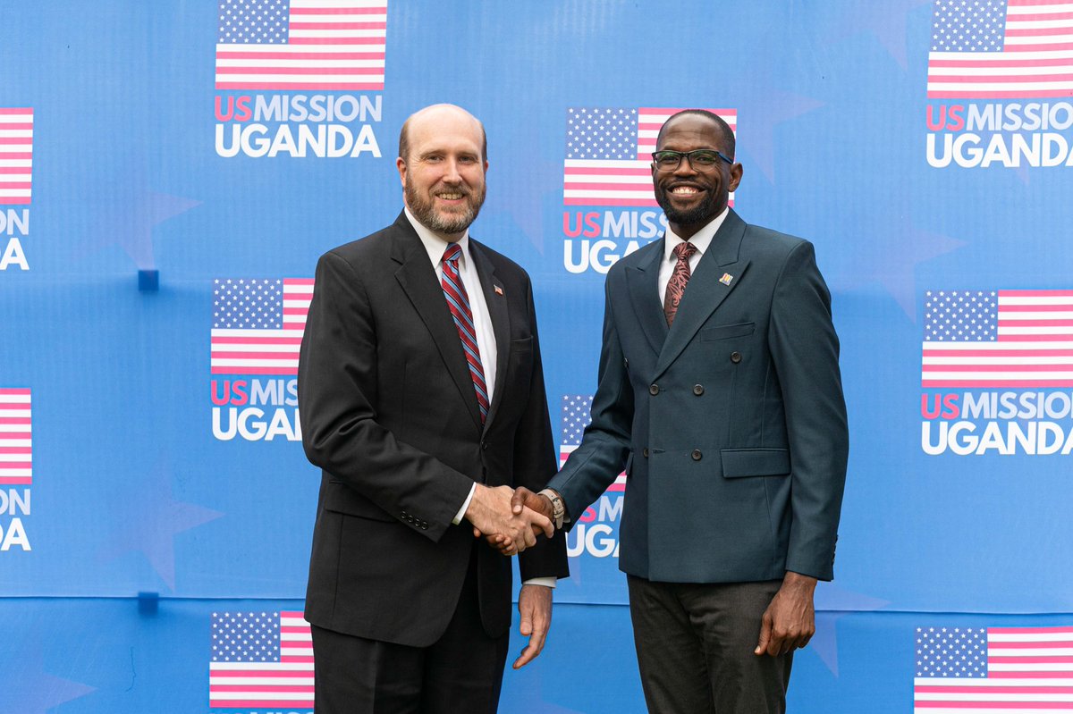 SimonOkwi1's tweet image. Honored to be part of the celebrations of new leadership as @Bowomugisha1 took on as 2nd President of @USAlumniUganda at the residence of @USAmbUganda together with my guy @DonPatrick33 .
Keep serving our communities.
Congratulations @Bowomugisha1