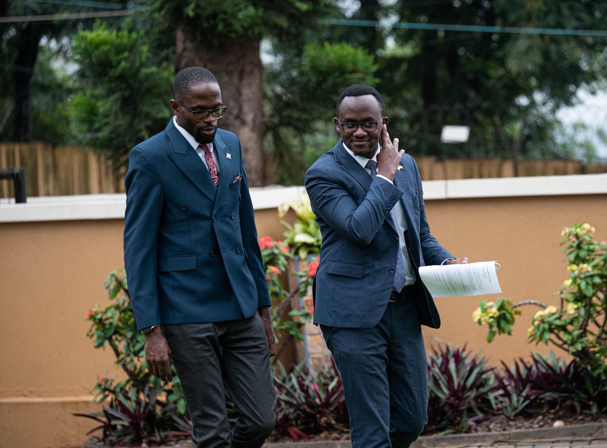 SimonOkwi1's tweet image. Honored to be part of the celebrations of new leadership as @Bowomugisha1 took on as 2nd President of @USAlumniUganda at the residence of @USAmbUganda together with my guy @DonPatrick33 .
Keep serving our communities.
Congratulations @Bowomugisha1