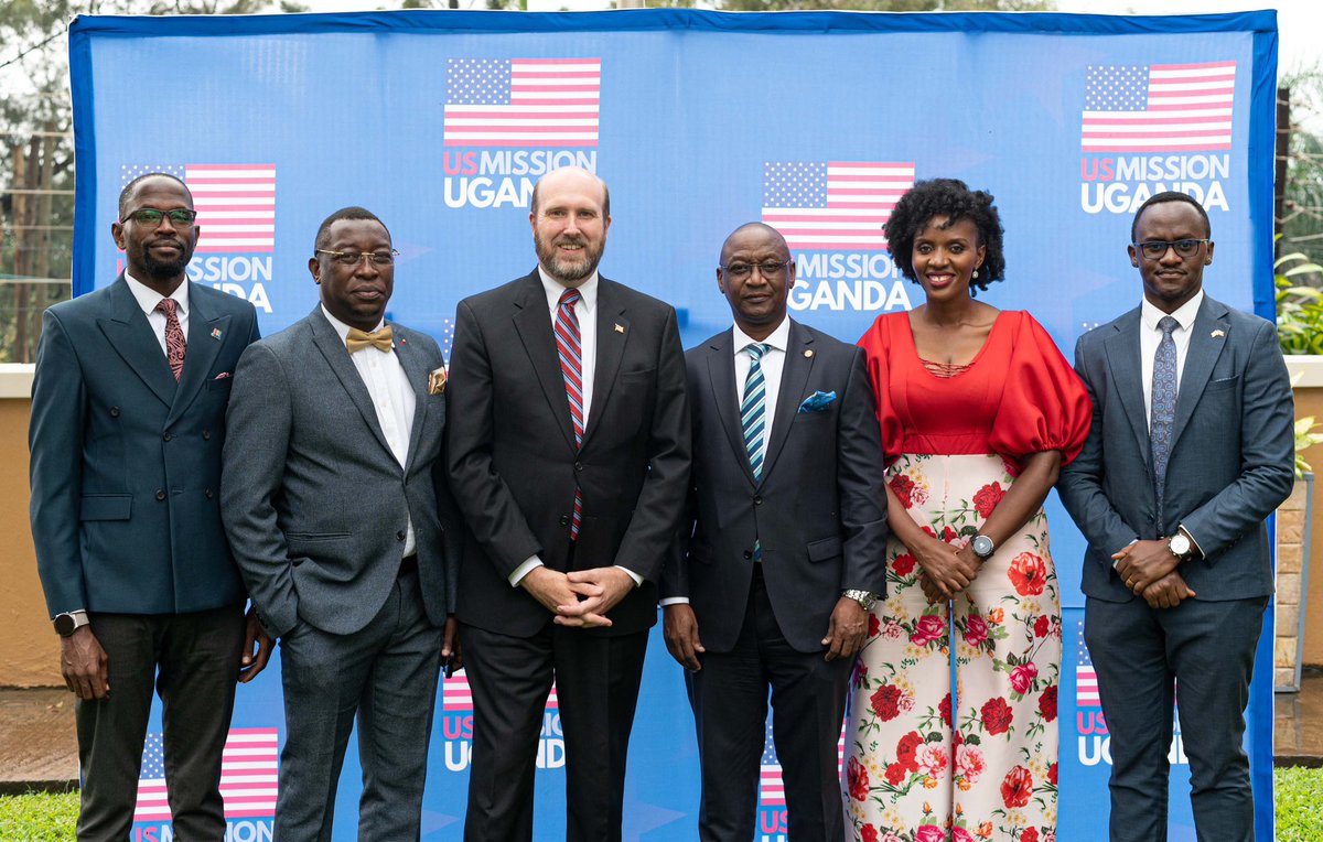 SimonOkwi1's tweet image. Honored to be part of the celebrations of new leadership as @Bowomugisha1 took on as 2nd President of @USAlumniUganda at the residence of @USAmbUganda together with my guy @DonPatrick33 .
Keep serving our communities.
Congratulations @Bowomugisha1