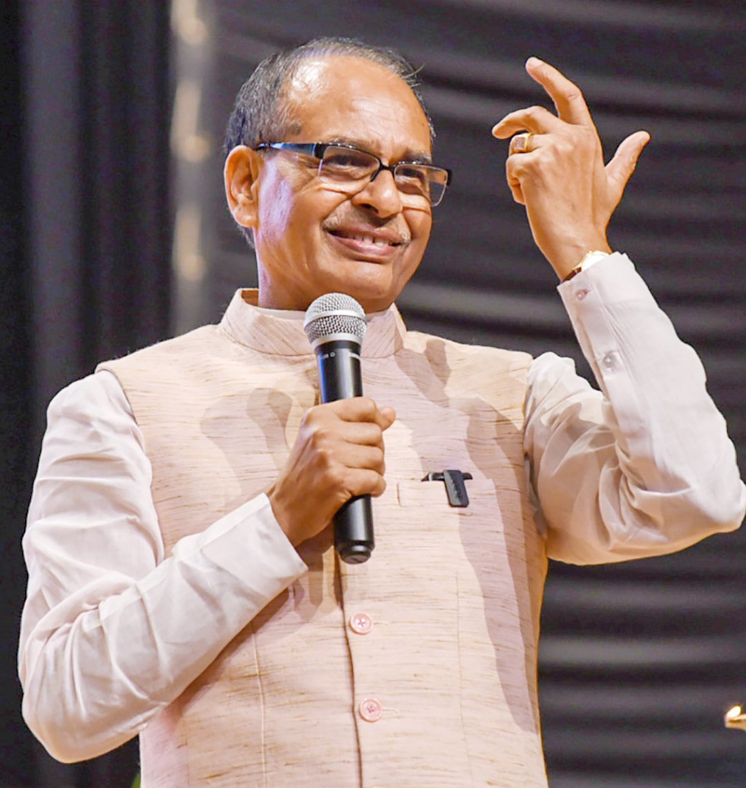 talk_prabhat's tweet photo. @gemsofbabus_ @ChouhanShivraj  जी को पूरा क्रेडिट मिलना चाहिए, क्योंकि ये उनका विजन था, उनका प्रोजेक्ट था —
#CMRISE
 अब नई सरकार नाम बदलकर (Sandipani Vidyalaya) वाहवाही ले रही है —
पर जो ज़मीन पर काम हुआ, वह शिवराज बाबा की मेहनत का नतीजा है।
इतिहास को भी रिव्यू करना चाहिए https://t.co/PGyqQulWjl