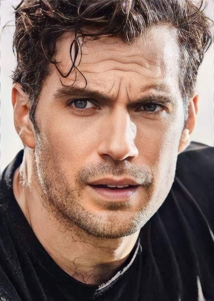 Bienvenida <a href="/BycrissArt/">🎨 Art by Cris 💖</a> 😉 #HenryCavill