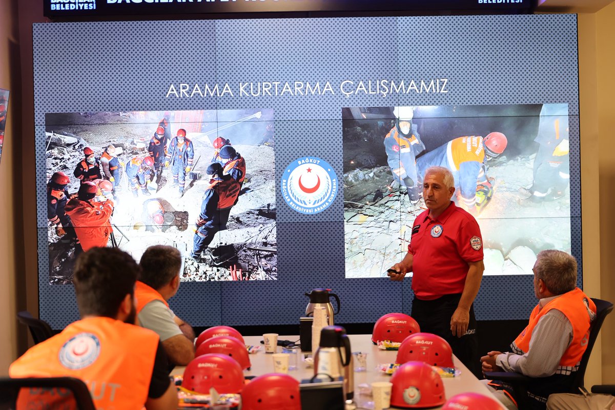 🏗️ Bağcılar’da Arama Kurtarma Güçleniyor.

İlçemizdeki inşaat ustalarına yönelik hafif kentsel arama kurtarma eğitimlerimizi başlattık.

#BağcılarSizinleGüzel❤️