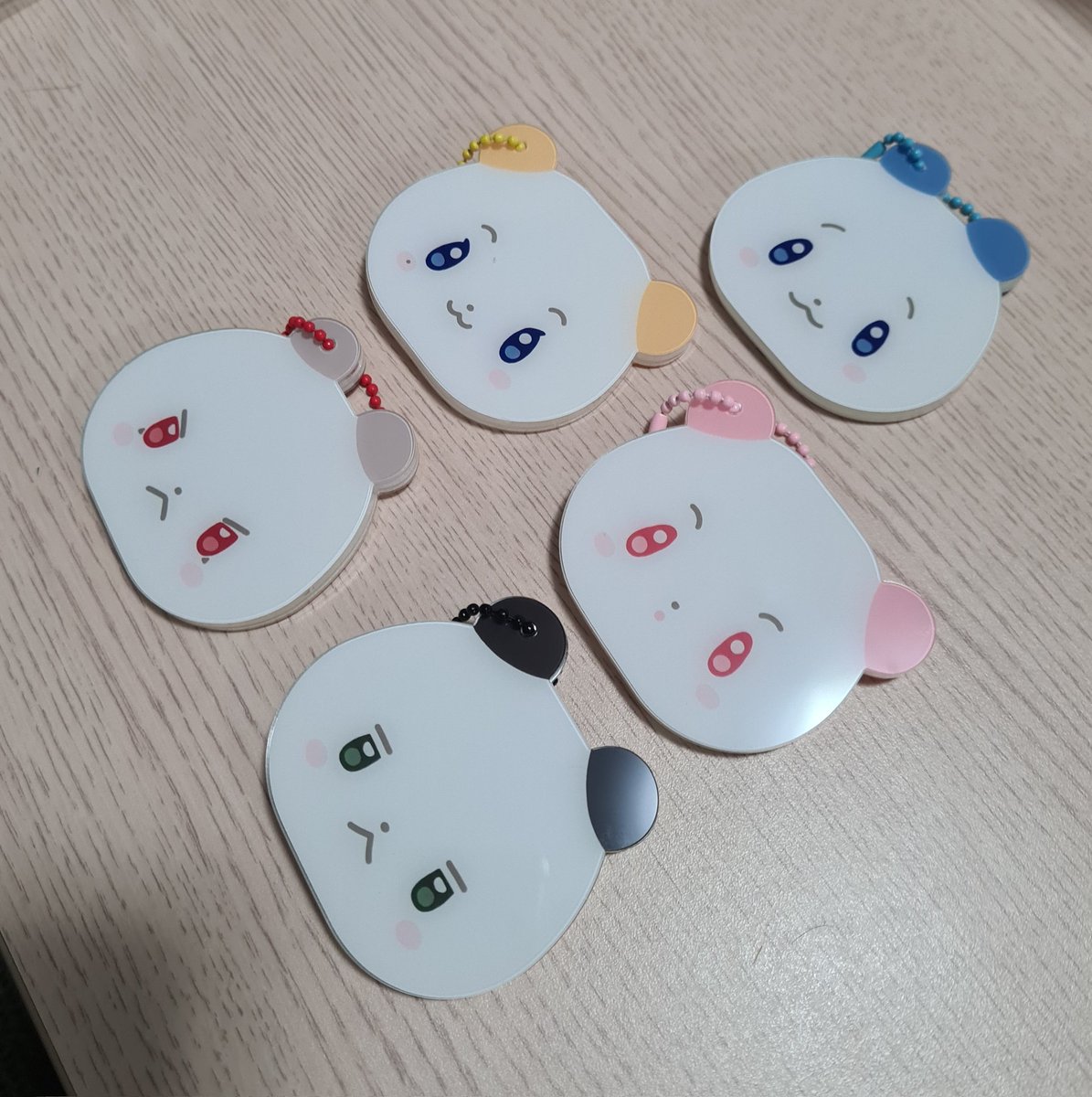 harem_wip's tweet image. Finally got my grubby hands on my photo holders ๐ญ๐ญ lenticular card will not be included with purchase bc i didnt make enough of them whoops