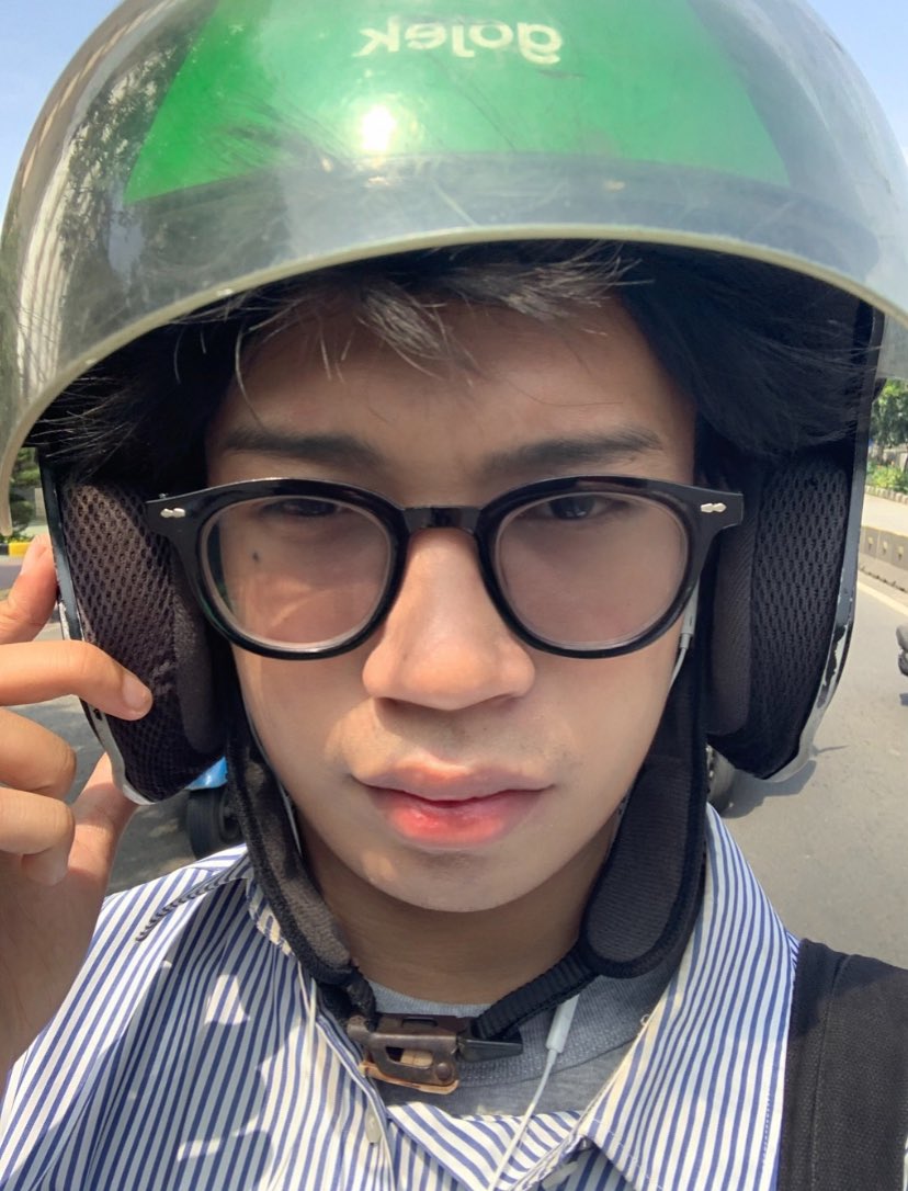 helm gojek emng gede gede ya ?
