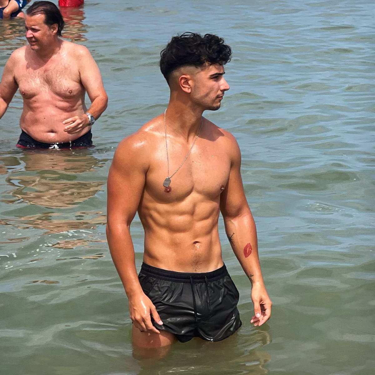 mrbexperience's tweet image. Looking for travel buddy 
Apply in comment