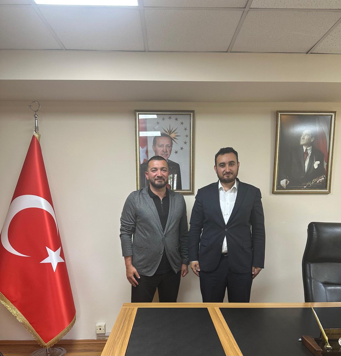 TGSP Yönetim Kurulu Başkanımız Ali Haydar Ustaosmanoğlu Üsküdar İlçe Sağlık Müdürlüğü’nü ziyaret etti.

İlçe sağlık müdürlüğünde göreve başlayan Dr. Emrullah Şanlan’a nazik ev sahipliği için teşekkür eder, kendisine yeni görevinde başarılar dileriz.