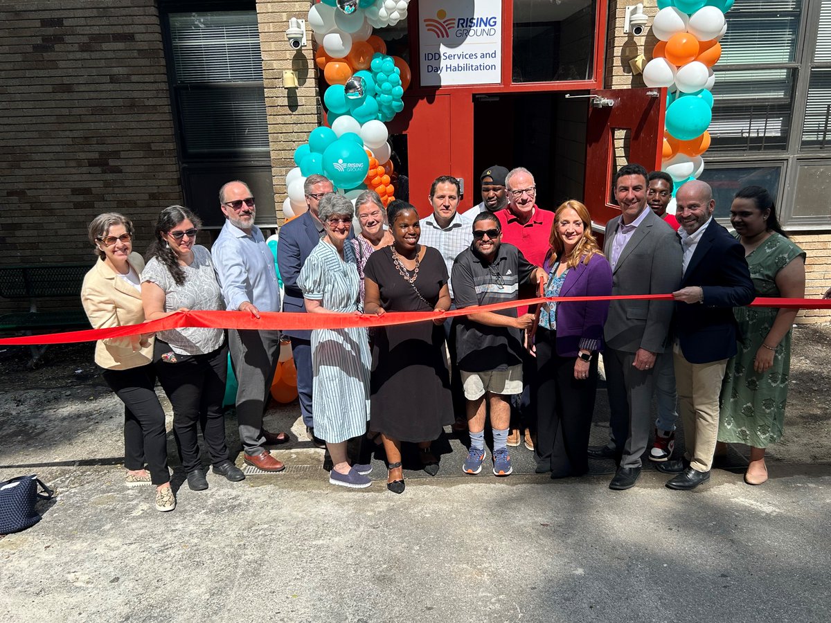 EricDinowitzNYC's tweet image. Yesterday, I joined @JeffreyDinowitz, @NYSOPWDD, and community leaders to cut the ribbon on @risinggroundny's new Day Habilitation Program for adults with developmental disabilities at @CSAIRiverdale. I can't wait to see the impact this inclusive space will have for so many!