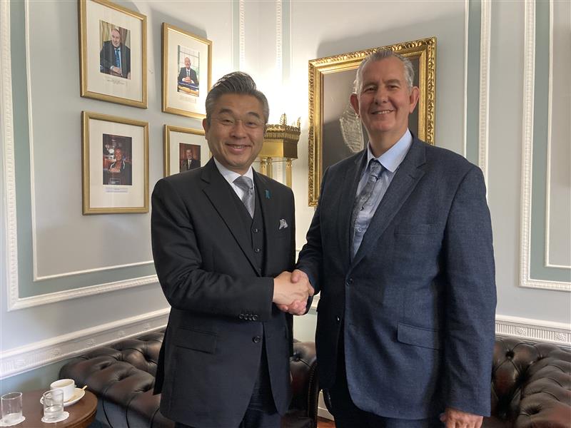 AmbJapanUK's tweet image. Delighted to meet Speaker of the Northern Ireland Assembly @edwinpootsmla at Parliament Buildings in Stormont. Enjoyed fruitful discussions on strengthening relations between Japan & Northern Ireland!