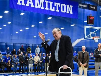 HamiltonCollege's tweet image. Congrats, Tom Murphy! The winningest coach in Hamilton history retired recently after a 67-year coaching career, which included leading the men’s basketball team to a 602-262 record from 1970 to 2004. The College recently honored Coach Murphy: buff.ly/dppLKrd #LetsGoBlue