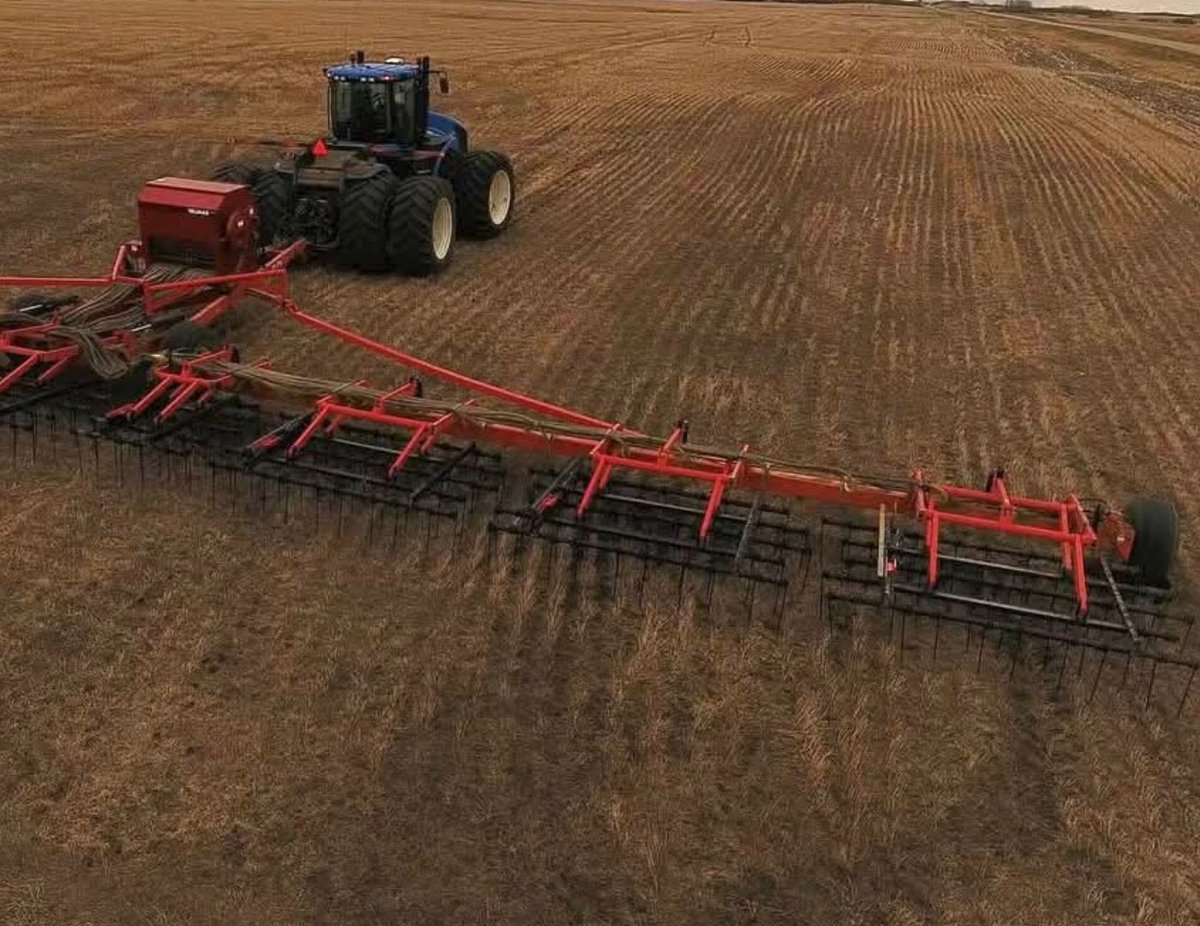 Great shot of our #HeavyHarrow in action from @ my_agro on Instagram. 

Whether you’re preparing the seed bed in spring or distributing crop residue after harvest, a Rite Way Heavy Harrow is a versatile piece of equipment that will serve you year after year. 

#Harrow #Ag