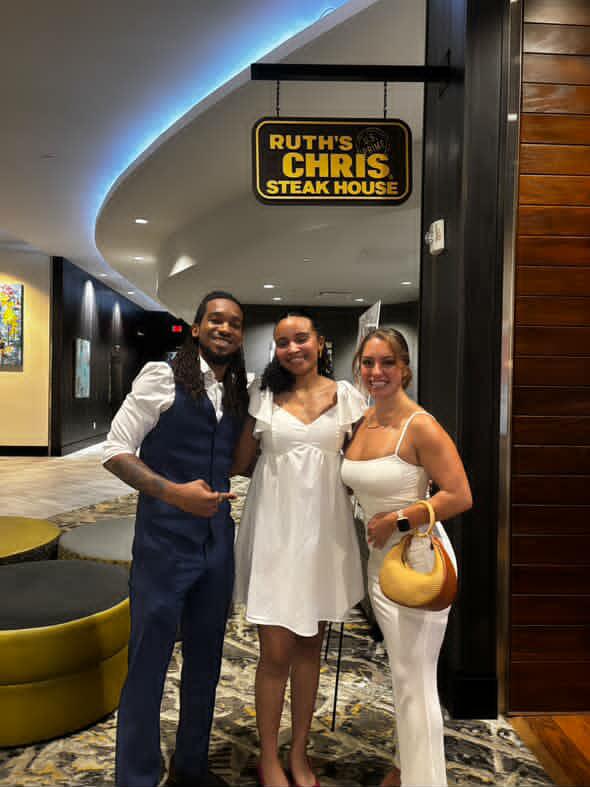 So grateful for these 2 wonderful mentors. They are a major part of the team that prepared this kid throughout her highschool journey. Thank you both for the sacrifice, dedication, training, and most importantly the dinner. Now we prepare for college 💪🏾
Go BigRed🐻❤