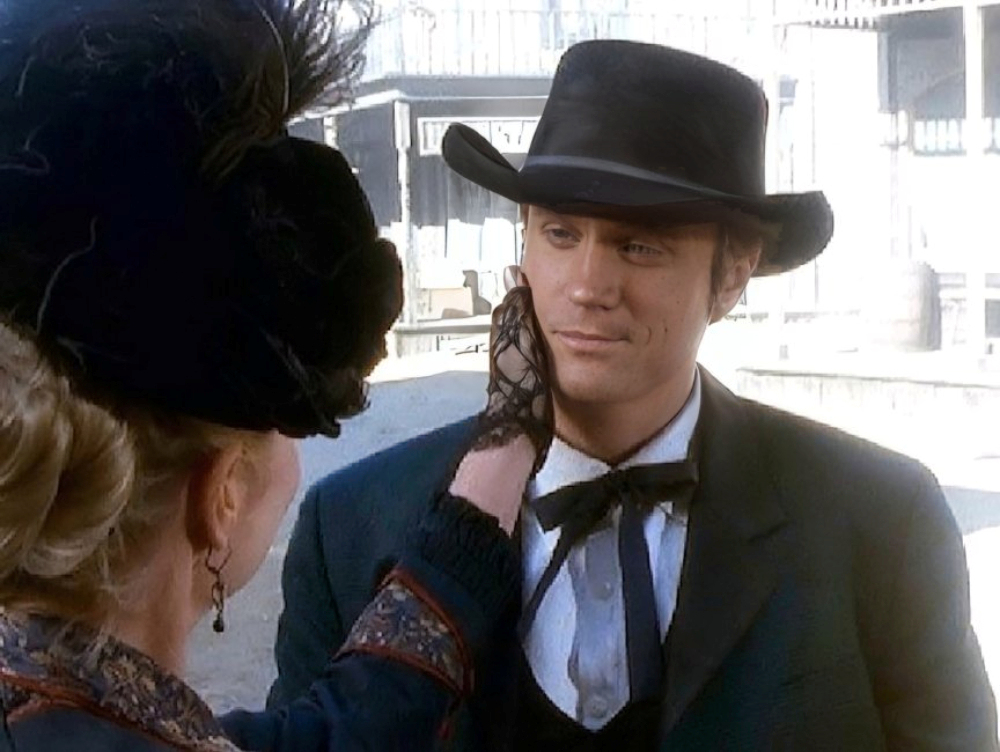Magnificent7TV's tweet image. Maude: Since when do you go riding after little runaway boys?
Ezra: Well, the kid's mother wields considerable influence around here. It'll be good to have her owing me a favor.
Maude: That's my boy. Always working an angle.
Episode: Witness
#MichellePhillips @AnthonyStarke