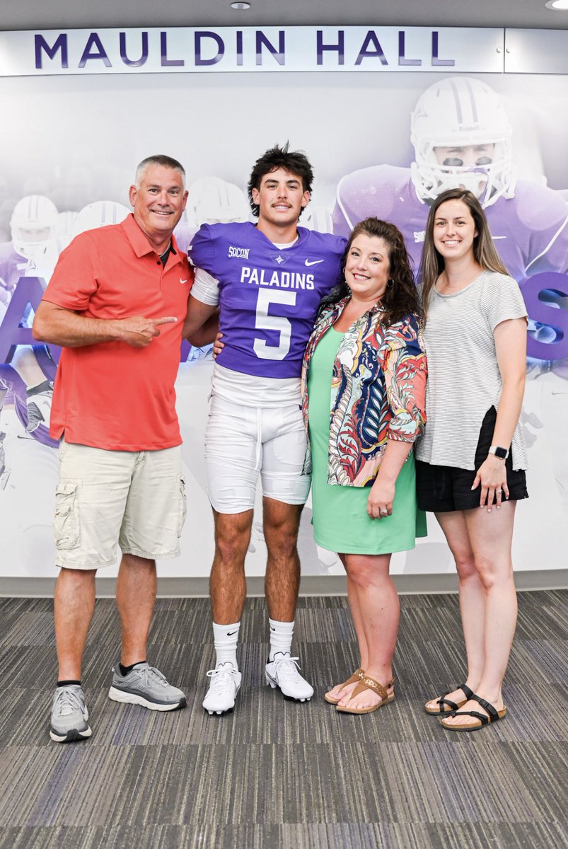 CJames_5's tweet image. AGTG!! COMMITTED!! @PaladinFootball @FUCoachHendrix @justinroper @HighSchoolBlitz @JDFurmanPaladin