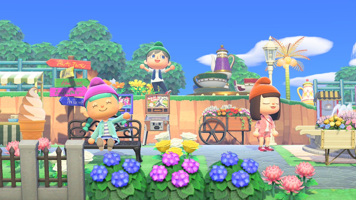 animalcrossing's tweet image. Oui, oui, it's me, Isabelle! I've been using my "free" time to learn French, and I'm in luck, because le 14 juillet is right around the corner! Nook Shopping has all kinds of related items, but only until July 20th. If you're interested, please check it out♪