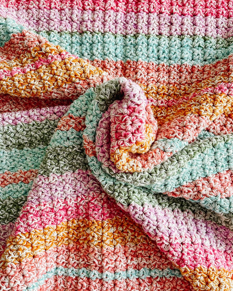 New kit drop alert! 🚨🧶 Shop your favorites now at lionbrand.com. 🔗ow.ly/brno50WlS5S
.
Featured #Crochet Kits: 
1) Dotty Bucket Hat &amp; Crossbody Bag
2) Esmé Striped Tee
3) Peekaboo Blouse
4) Allegra Baby Blanket