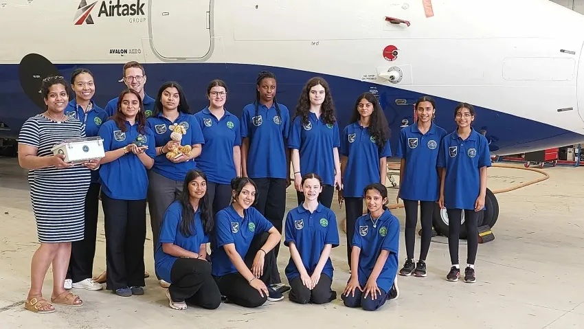 ElectronicsNews's tweet image. #Astrogazers school space club moves closer to #CubeSat launch 🏆🛠️

A school space club @croydonhigh, has taken a step closer reaching orbit with the help of engineers from the University of Bath @uniofbath #FAAM

#STEM 👉 ow.ly/Tea050WnxUg