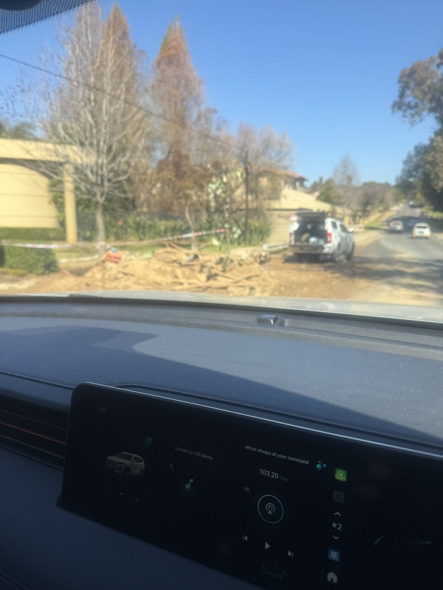 candymck's tweet photo. @JHBWater Still no progress here https://t.co/zD2obkJwrL