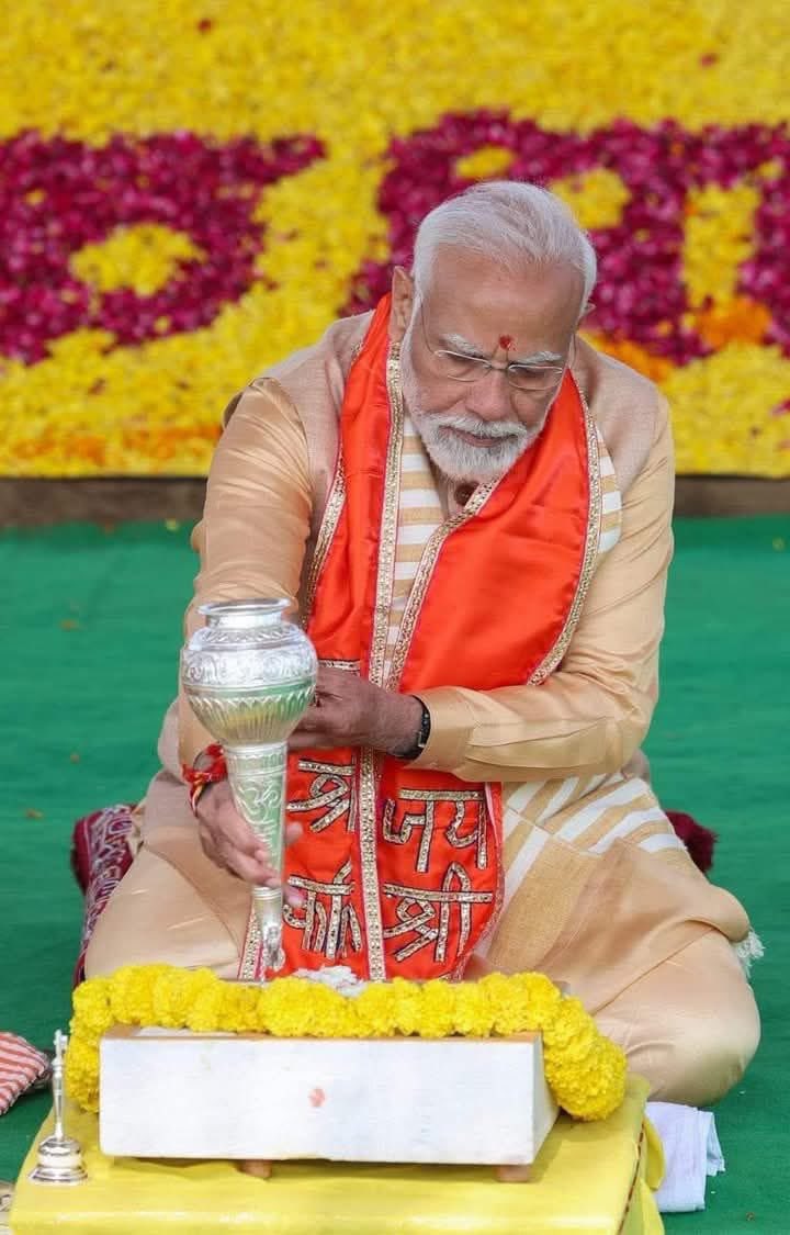 क्या आप मोदी जी के कार्यों से खुश है ??
