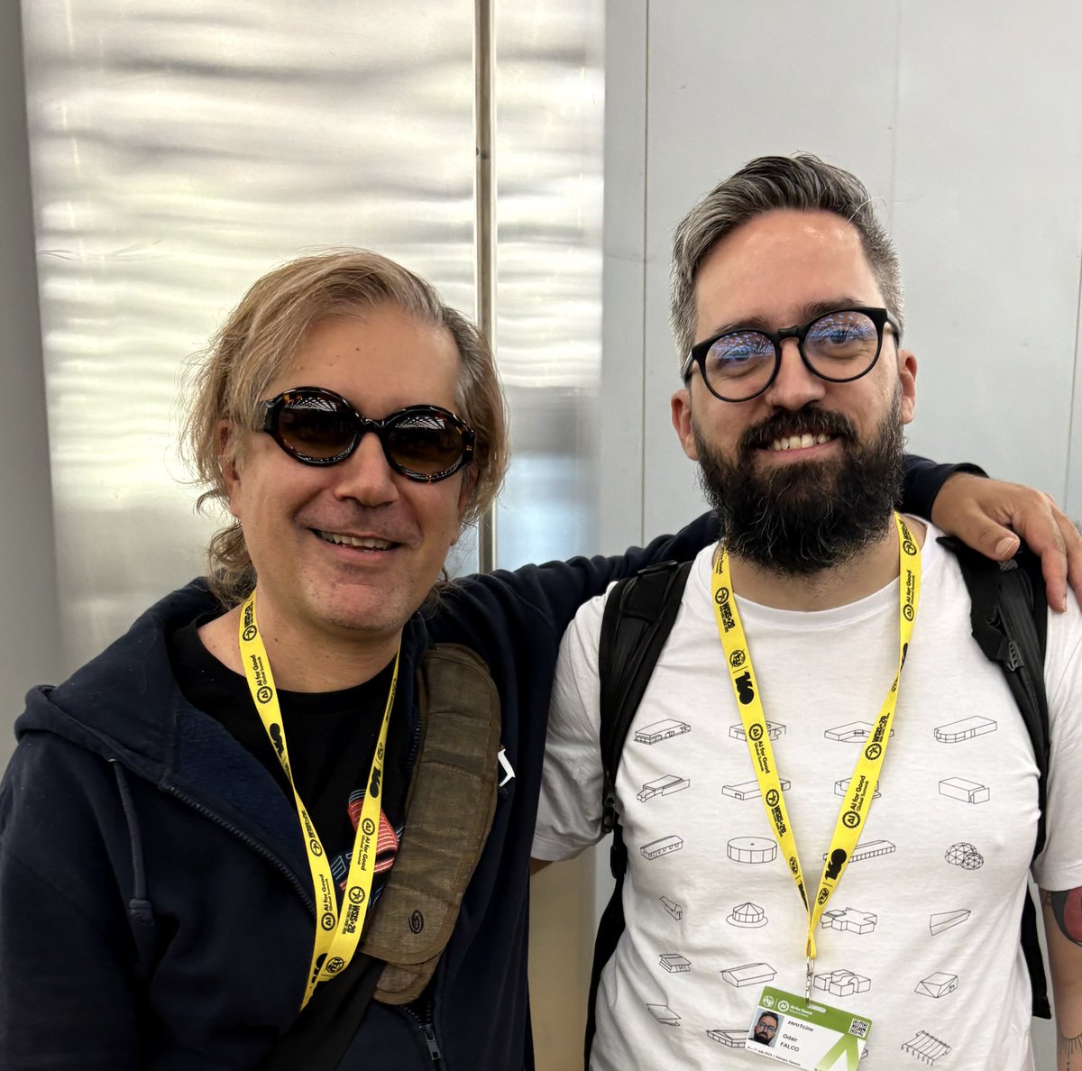 oFaléco (@ofaleco) on Twitter photo Glad to have the chance to meet this talented filmmaker in person <a href="/rezawrecktion/">Reza Sixo Safai</a> at the <a href="/AIforGood/">AI for Good 🇺🇳 #AIforGood</a> in Geneva 🤘 The best part of Festivals is to meet people that you know from here in real life! ✨ (yes we all look tired, it's being quite a ride 🎢...) Glad to have the chance to meet this talented filmmaker in person <a href="/rezawrecktion/">Reza Sixo Safai</a> at the <a href="/AIforGood/">AI for Good 🇺🇳 #AIforGood</a> in Geneva 🤘 The best part of Festivals is to meet people that you know from here in real life! ✨ (yes we all look tired, it's being quite a ride 🎢...)