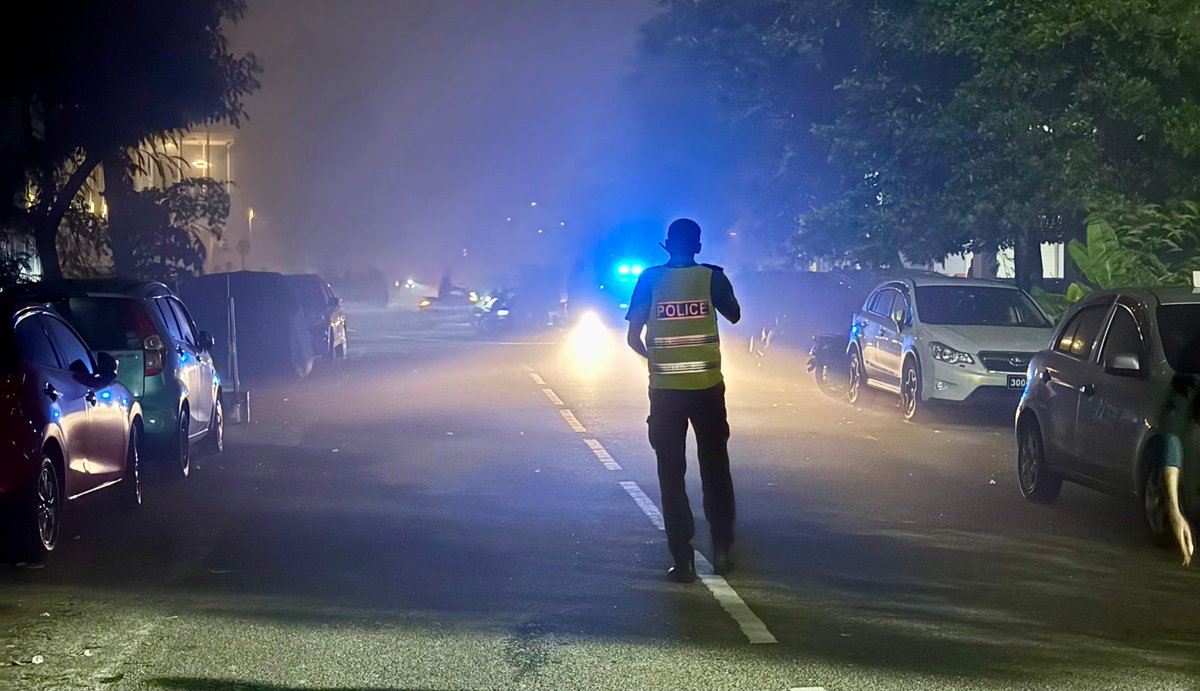 PoliceMv's tweet image. ހުޅުމާލެ ފޭސް 1، އިންޑަސްޓްރިއަލް ޒޯންގައި ހުރި ގުދަނެއްގައި އަލިފާން ރޯވުމާ ގުޅިގެން ފުލުހުންނާއި އެމްއެންޑީއެފް ފަޔަރ އެންޑް ރެސްކިއުއިން ދަނީ ހަރަކާތްތެރިވަމުން