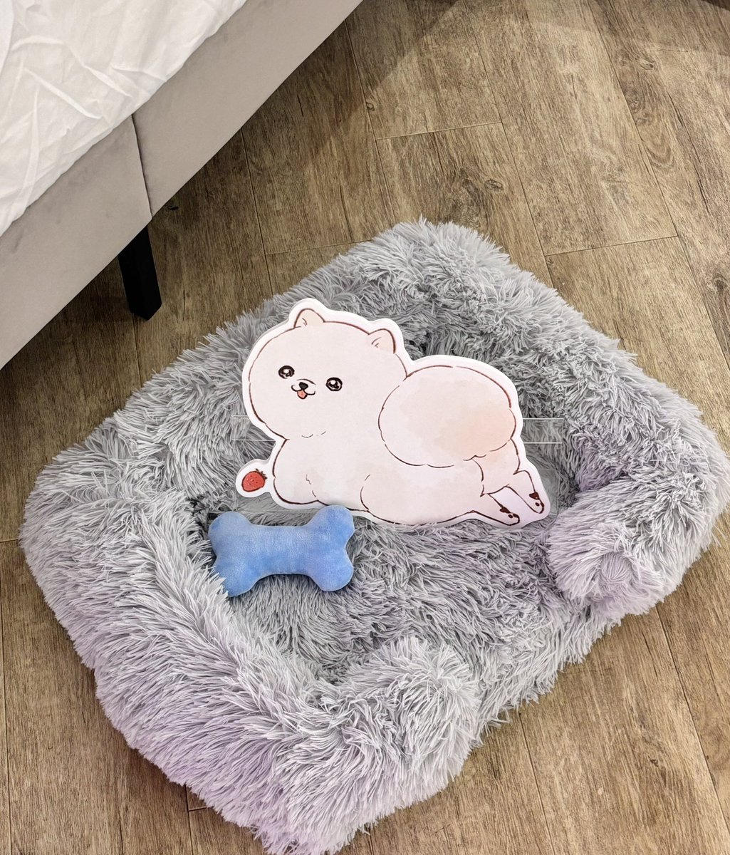 고쿠데라상 보러 방문했습니다! 5주년 축하드려요🥳💕 제가 3권까지 봐서 섭컾은 잘 모르지만 이제 봐야겠어요ㅎㅎ 만화 보면서도 생각했지만 소재자체가…선정적이라서 전시회도 그렇겠지 싶었는데 제 생각보다 더 선정적이라 당황했어요(꾸금실이 마련되어있음)귀여운 미이도 보고 잘구경하구 가요!