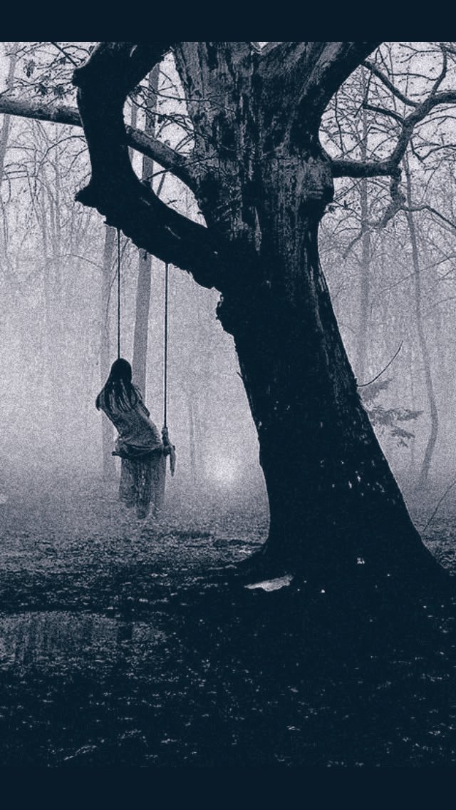 ashley_r_oden's tweet image. Something’s wrong
your words cut deep
and I’m too tired
to bleed again
I’ll wait beneath the oak
where the wind still holds
what you
let go
No skirmish in my silence
just the sound
of staying
soft
If you return
come bare
come warm
and maybe aching too
#vss365