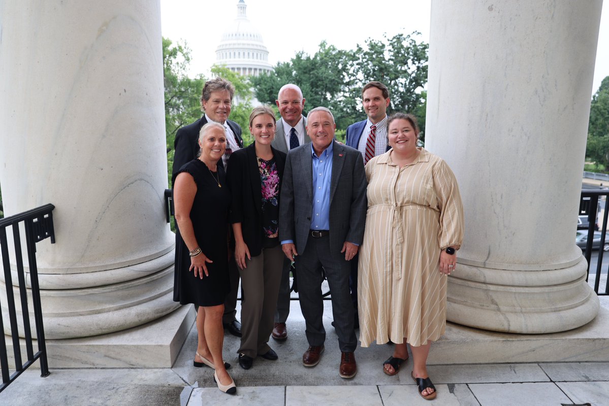 TNFarmBureau's tweet image. Some of our crew spent this week in Washington, D.C. for @FarmBureau's Council of Presidents meeting. Highlights included a visit to the White House with @USDA @SecRollins and @EPA @leezeldin, as well as meeting with both senators - @MarshaBlackburn and @SenatorHagerty. Thankful…