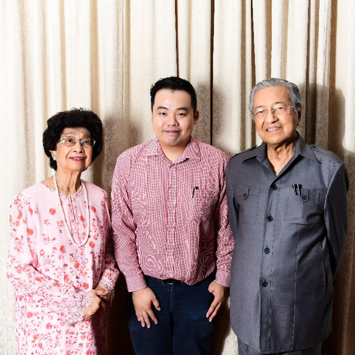 imnormgoh's tweet image. Today, former Malaysian Prime Minister Mahathir Mohamad turns 100 years old. In two days, his wife Dr. Siti Hasmah Mohd Ali turns 99 years old.
Interviewed @chedetofficial several times throughout my journalism career, and having worked at the Foreign Affairs Ministry during…