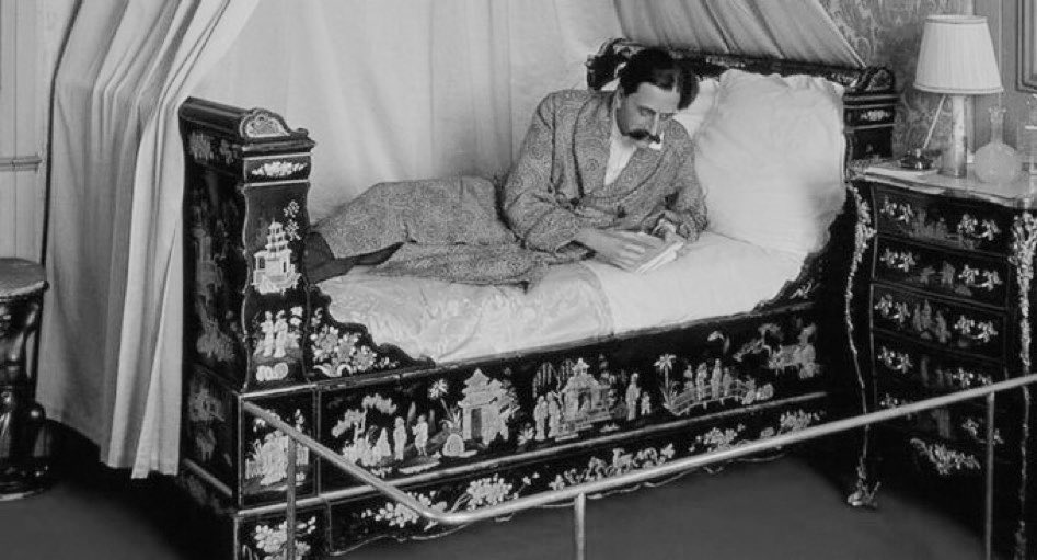 🌿Je suis l’homme qui s’est retiré du monde pour mieux le revivre.

Marcel Proust