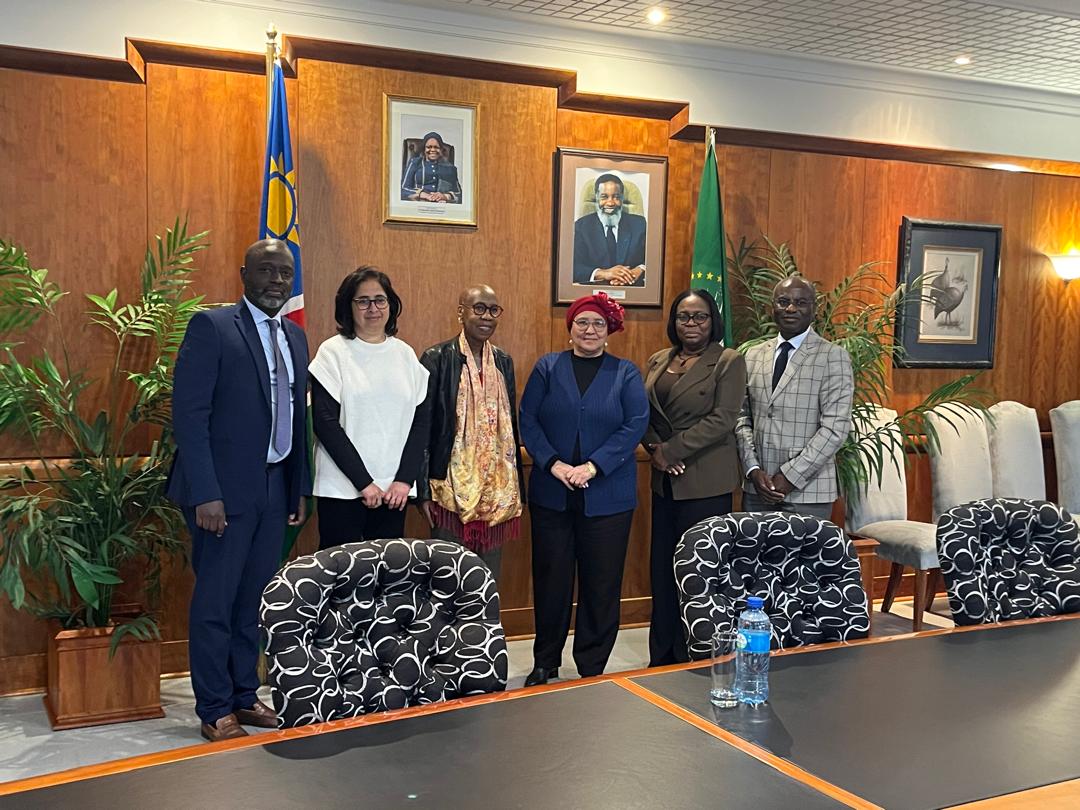 UNNamibia's tweet image. Delivering together for Namibia🇺🇳🇳🇦.UNRC @hphororo
& the UNCT met Vice President Lucia Witbooi to reaffirm a strong UN–Gov partnership-implementing the NDP6 priorities thru the UNSDCF, to accelerate the SDGs & Pact for the Future, with a focus on youth & indigenous communities.