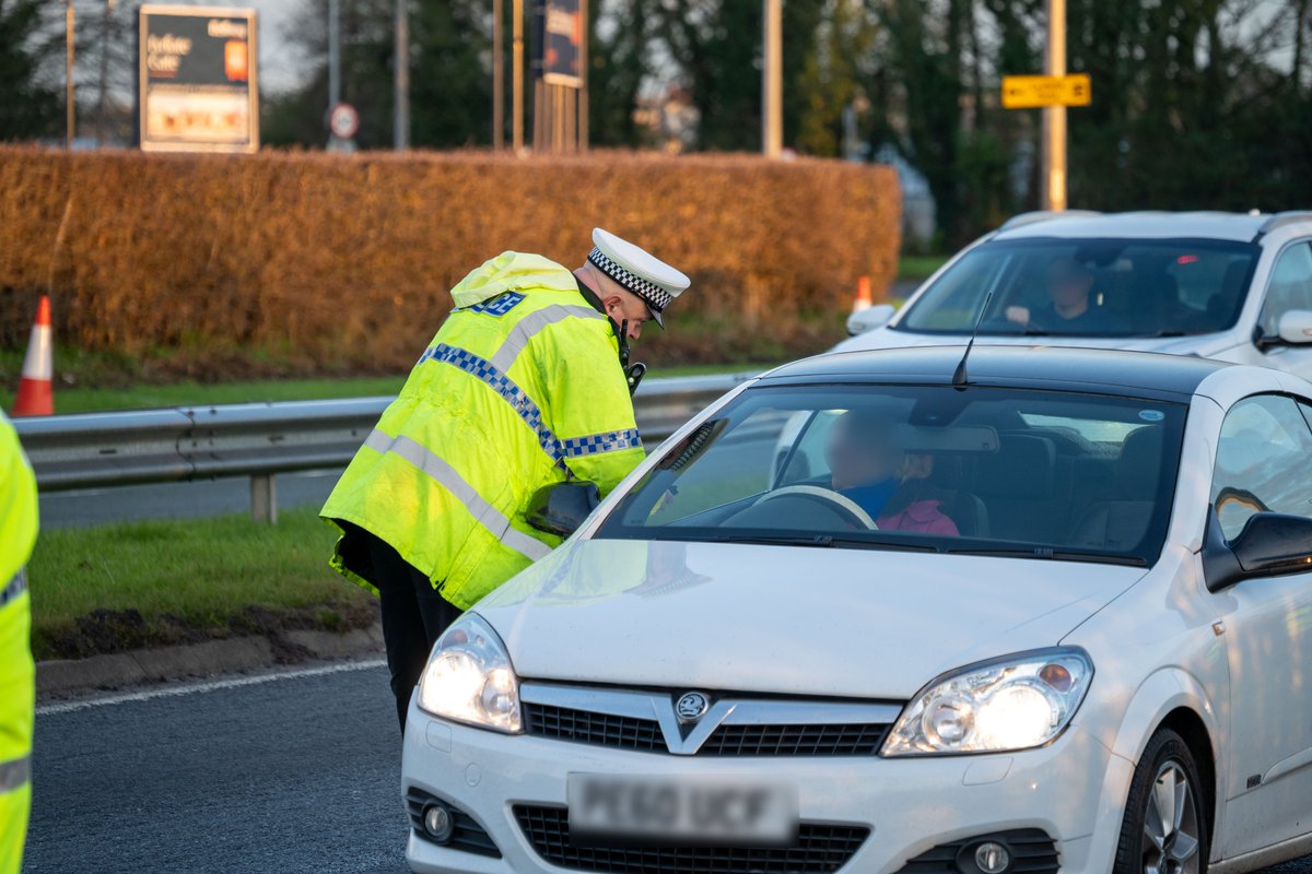 Merseyside Road Safety Partnership (@merseysidersp) on Twitter photo Yesterday officers from <a href="/MerseyPolice/">Merseyside Police</a> Liverpool Local Policing visited Speke Hall Avenue for more #Fatal4 enforcement as part of #OpSpotlight 🚨
Our Safer Roads Vans have also been deployed on days of action. Today deployments have focussed on the St Helens area with a staggering Yesterday officers from <a href="/MerseyPolice/">Merseyside Police</a> Liverpool Local Policing visited Speke Hall Avenue for more #Fatal4 enforcement as part of #OpSpotlight 🚨
Our Safer Roads Vans have also been deployed on days of action. Today deployments have focussed on the St Helens area with a staggering